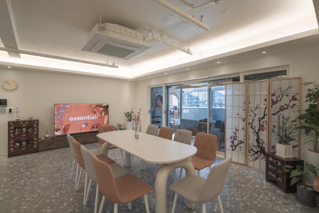 Seomyeon House | 부산 도심 속에서 바베큐와 노천탕을 즐길 수 있는 서면 독채 팬션