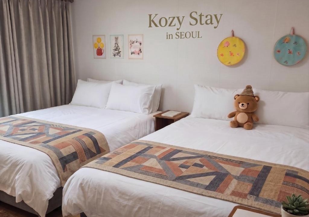 Hwanghak-tong House | 서울 Kozy Stay-경복궁 명동 홍대 성수 서울타워 DDP 등 K푸드 K뷰티 K팝 투어하기 좋은 역에서 가까운 가성비 최고의 숙소