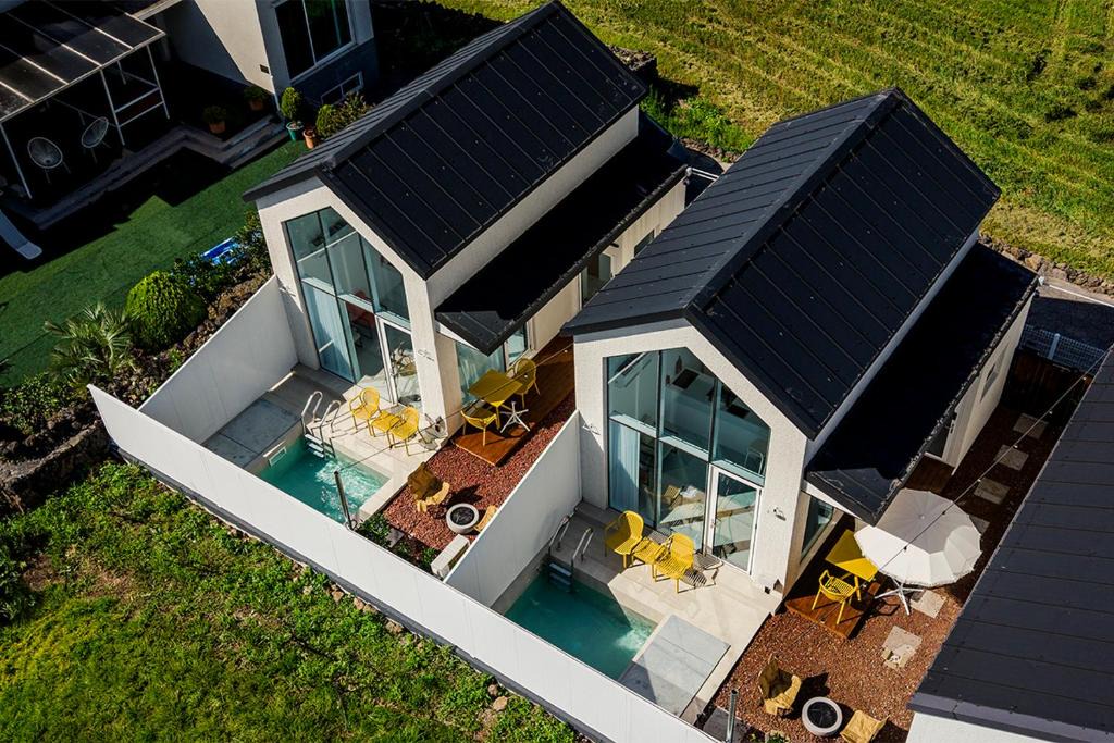 Aewol House | 애월현스테이
