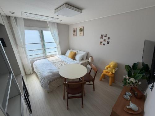 Paldal-gu Apartment | 여유스테이