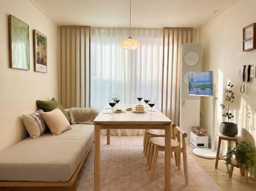 Neung-dong Apartment | 온브스테이