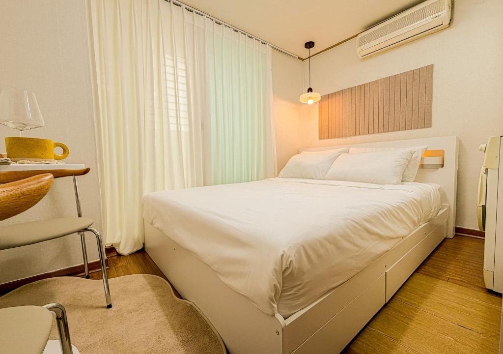 Seogang-dong Apartment | 온채홍대