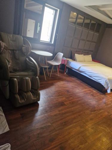 Jinhae Hotel | 진해프렌치코드호텔