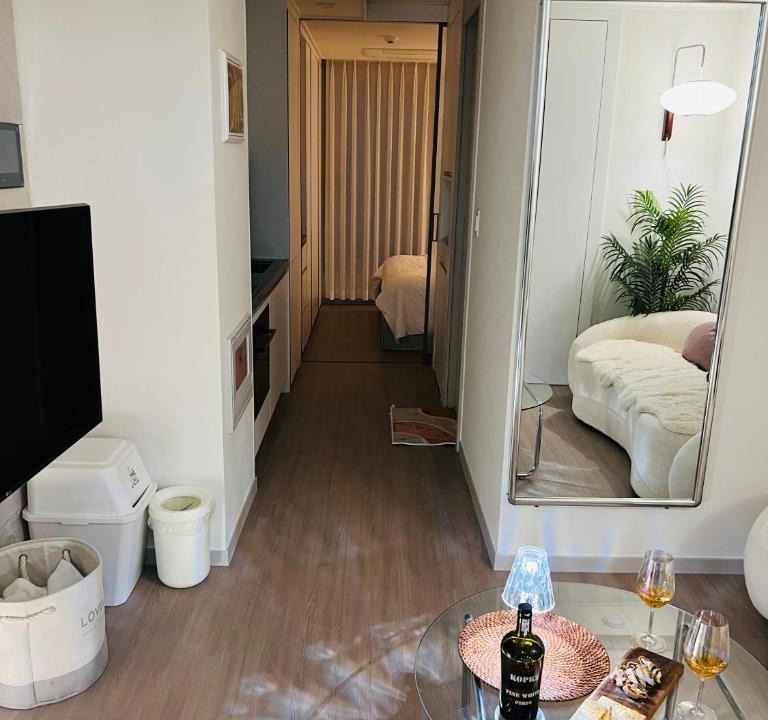 Millak-tong Apartment | #특별할인#광안리#해변앞#공간분리형#감성숙소 camellia 동백스테이