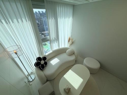 Suyeong-Gu Apartment | 해변1분 숙소 광안이즘, 1 min to beach Gwangan-ism