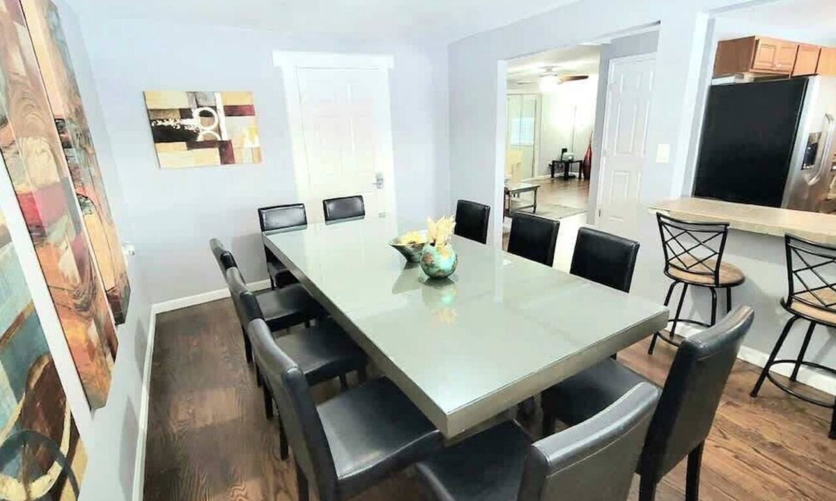 Dupont House | $0Fees -6BR-2Kitchen-2LivRm-Easy to RedRocks/Dtown