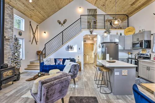 Saint Mary's House | 1 Mi to St Mary’s Glacier Trail: Modern Mtn Cabin!