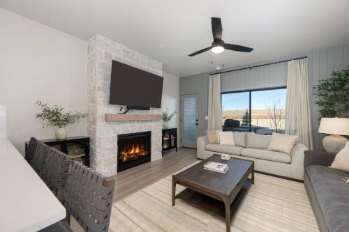 Granby Villa | 103 Granby Meadow Dr