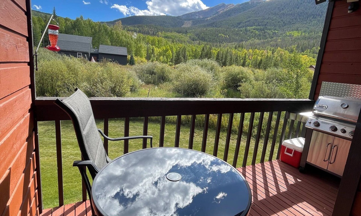 Frisco Condo | 1st Floor - Mountain Side Views - Pool w/3 Hot Tubs - 3 Beds - Ski Country