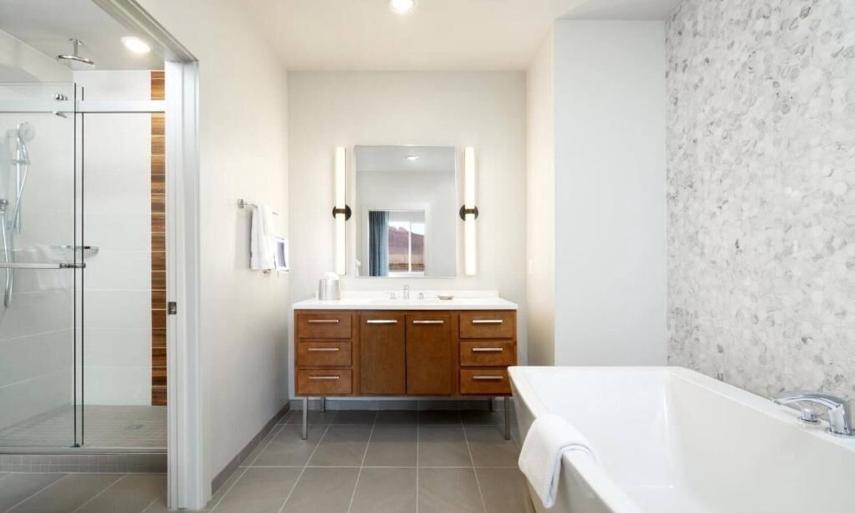 Moab Condo | 2-bedroom condo in amazing Moab with cool AC and gym access