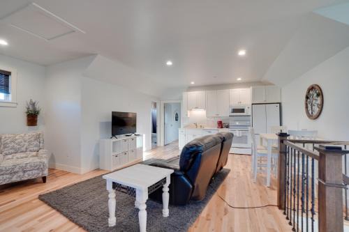 Castle Rock House | 2 Mi to Town: Castle Rock Retreat w/Fireplace!