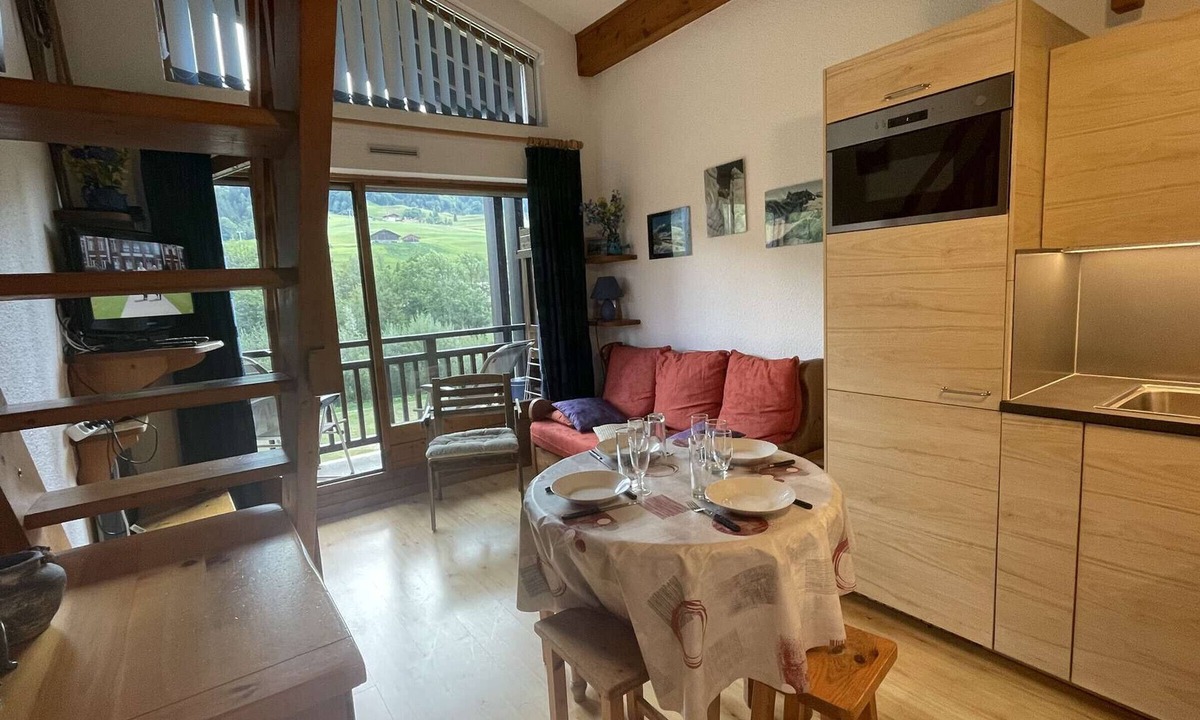 Praz-sur-Arly Apartment | 2-room apartment in Praz-sur-Arly - 5 guests, near slopes, pets allowed, parking