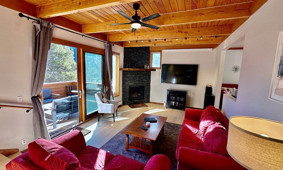Keystone House | 2-story dog-friendly condo with mountain views - walk to tennis center, ice rink