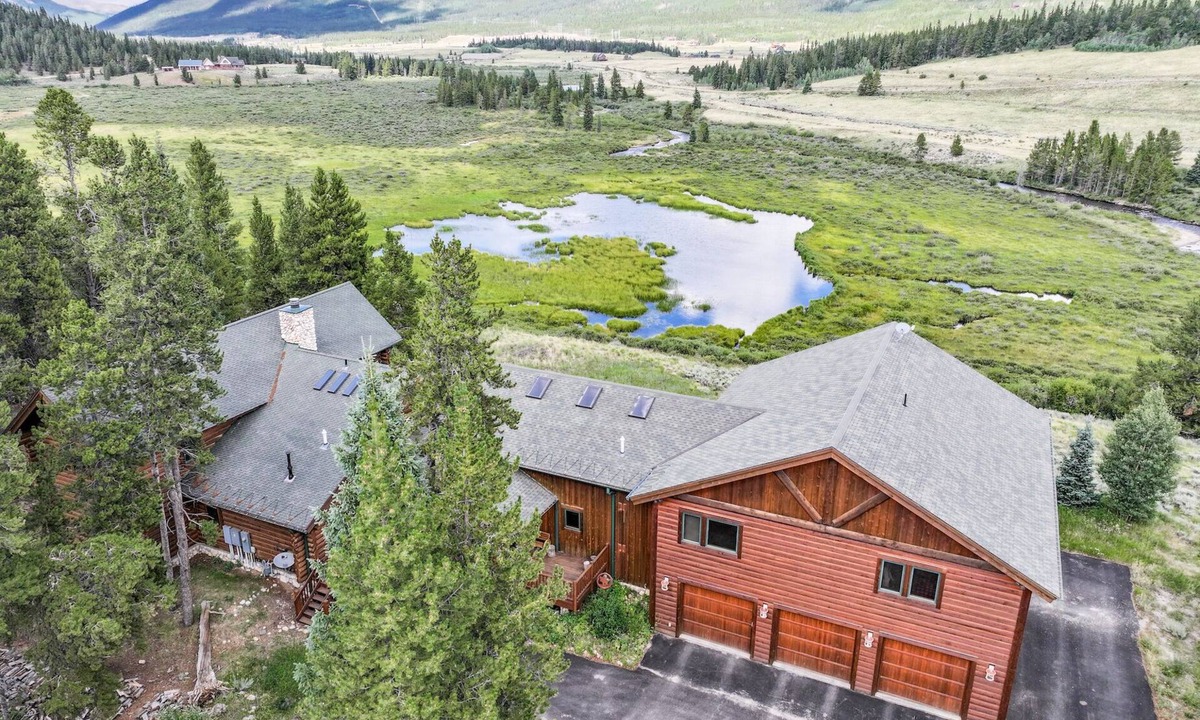 Alma House | 25 Minutes to Breck with Space, Privacy, Game Room
