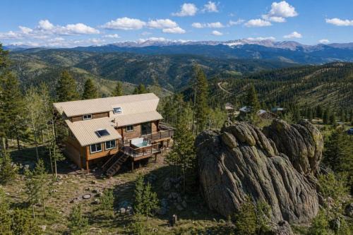 Granby House | 273 Fallen Rock