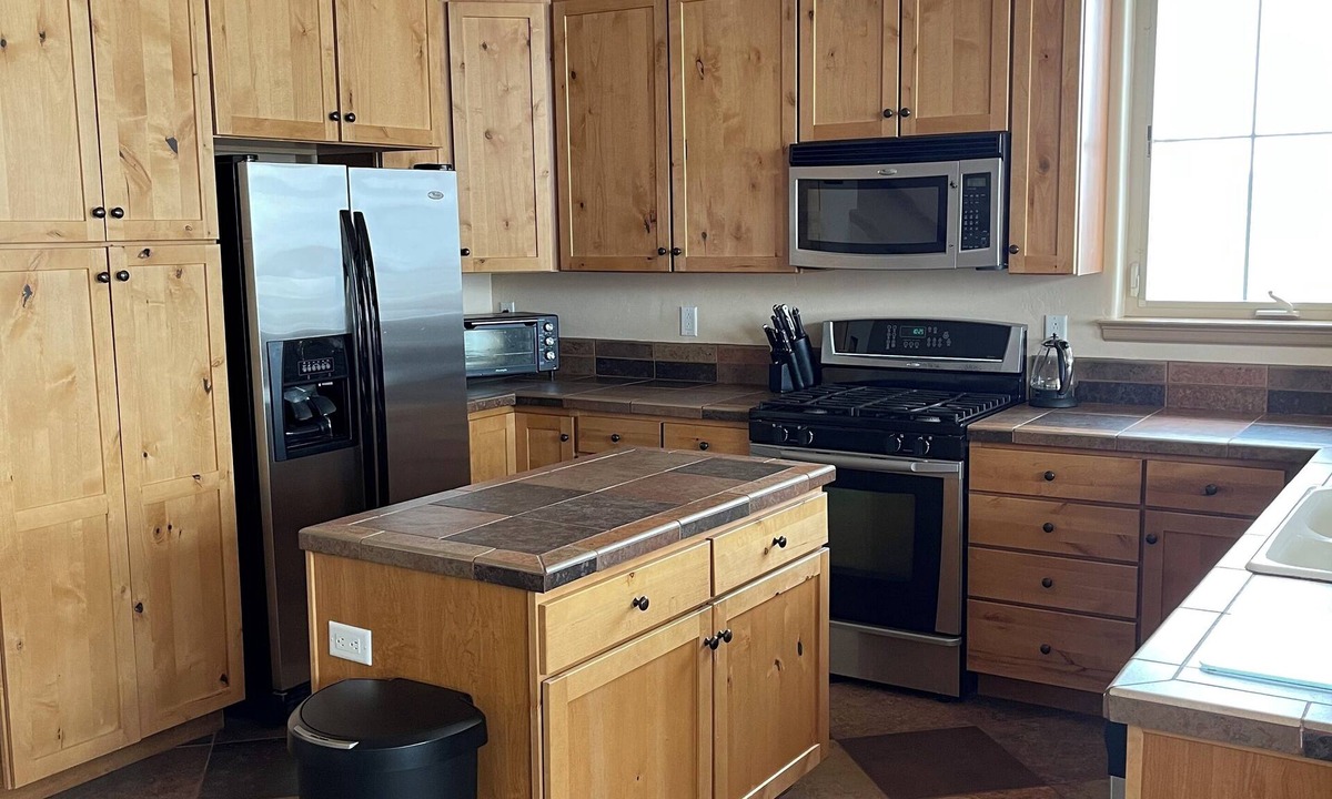 Gypsum House | 3-bedroom house in cool Gypsum with WiFi, AC. Enjoy your stay