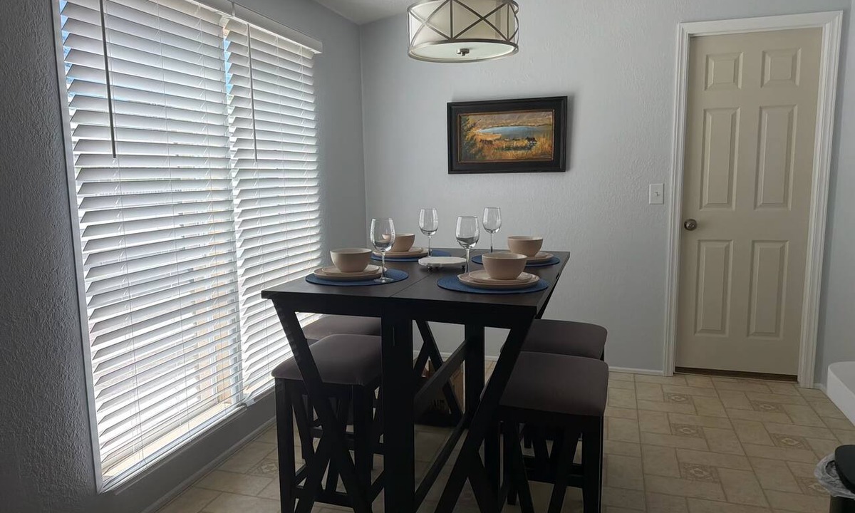 Bloomfield House | 3-bedroom house in enchanting Bloomfield with cool AC