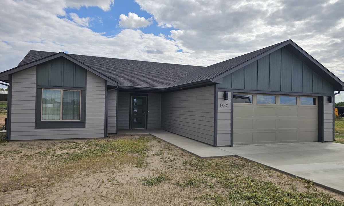 Dodge City House | 3-bedroom house in enchanting Dodge City with AC for comfort