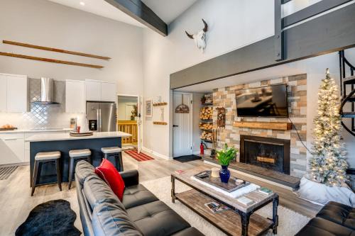 Keystone House | 3 Mi to Keystone Resort: Updated Condo w/Balcony!