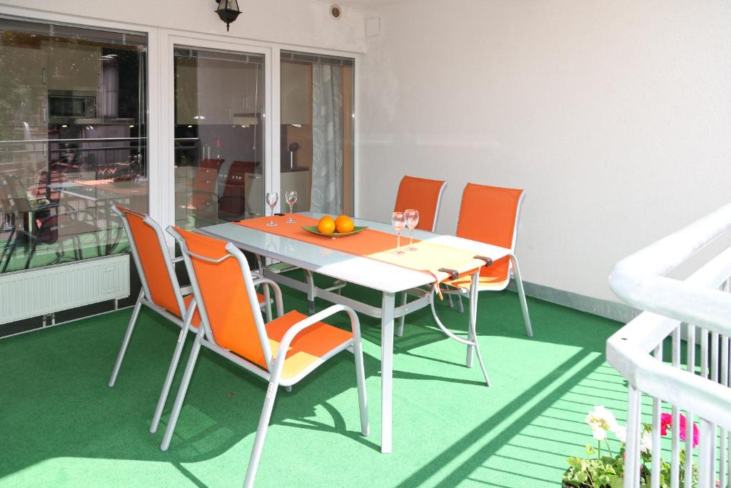 Meidling Apartment | 3 rooms Sunny Apartments-Schoenbrunn, 100m2 with balcony
