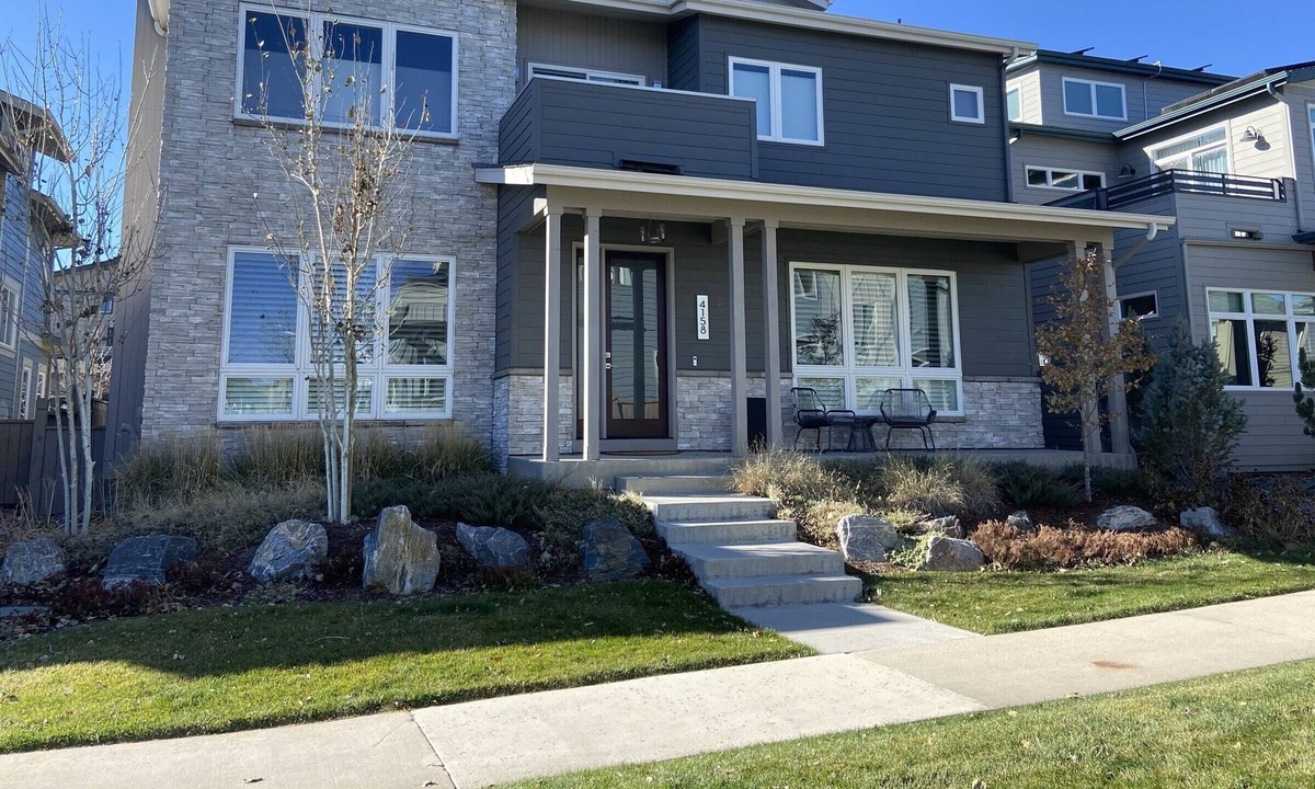 Four Mile Creek Apartment | 4 Bedroom (619862) by Houzlet