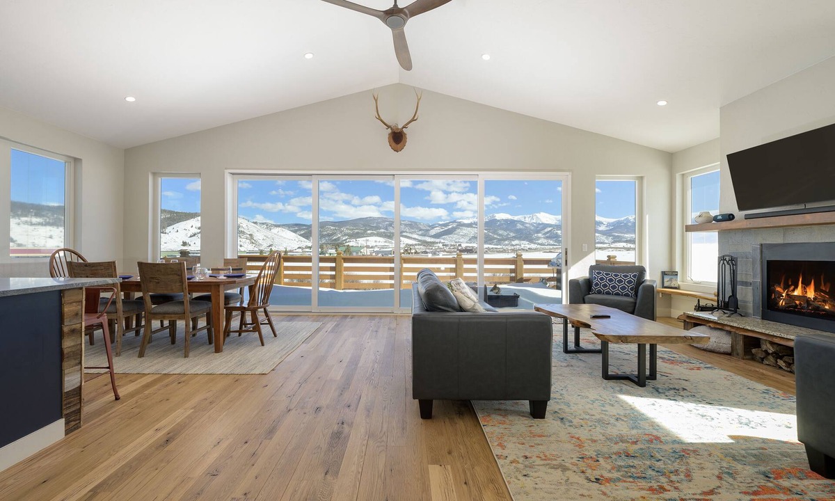 Tabernash House | 4 bedroom home, pet friendly, private outdoor hot