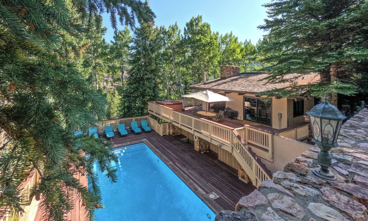 Vail Villa | 4 Bedrooms | 5 Baths | Sleeps 10 Private Pool & Hot Tub | Walk to Village