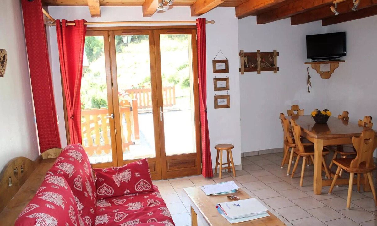 Valloire Apartment | 4-room apartment, sleeps 6, 3-star, southeast-facing