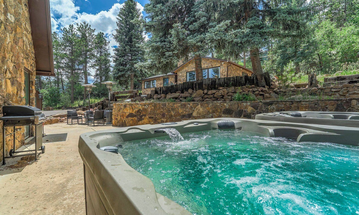 Cascade Cottage | 4925 Pike Unit1