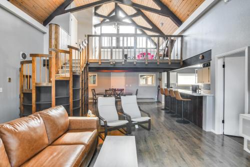 Evergreen Meadows House | 5 Mi to Dtwn Evergreen: Mtn-View Escape