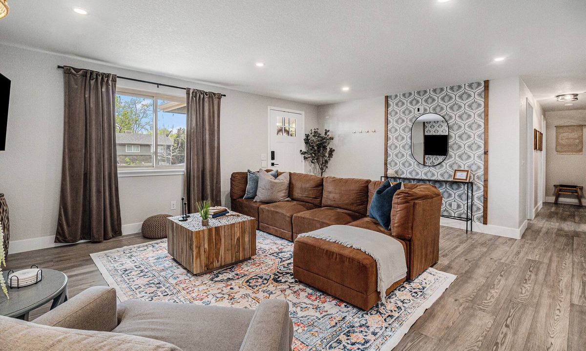 Westminster House | 6-bedroom Retreat - Game + Movie Room - Fire Pit - 15 min to Denver + Boulder