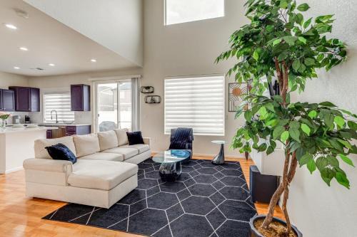 Green Valley Ranch House | 6 Mi to DIA: Denver Home w/Fenced Yard & Fire Pit