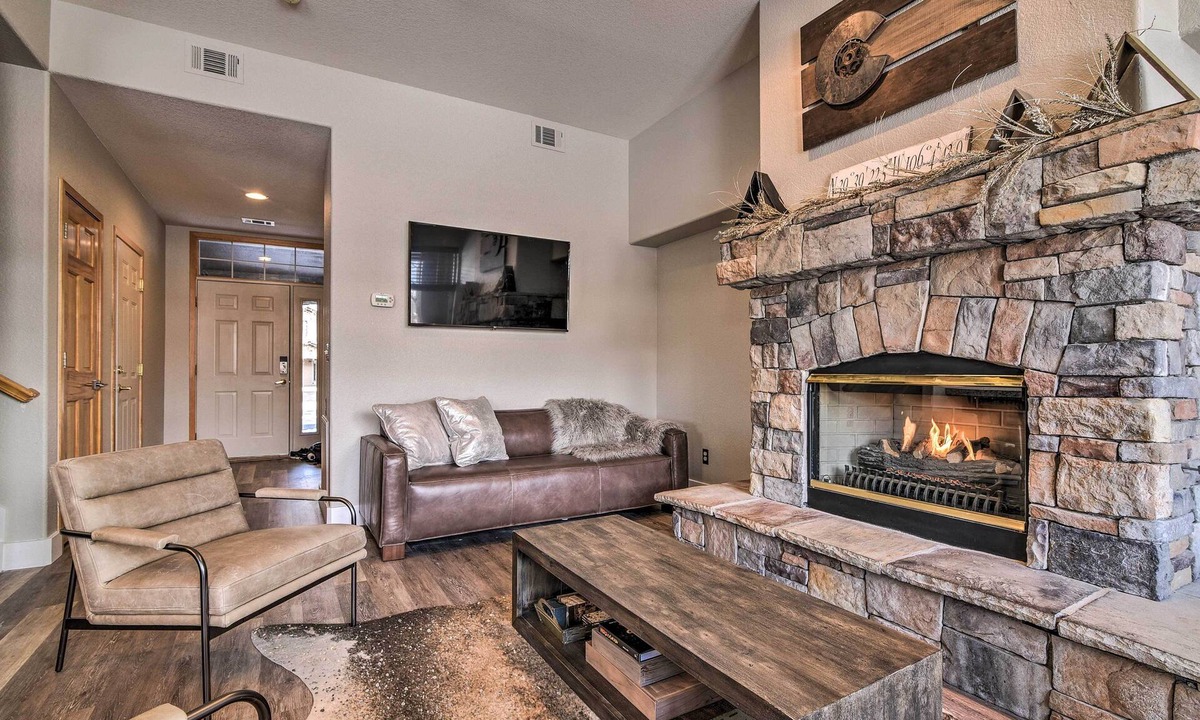 Silverthorne House | 7 Mi to Keystone: Waterfront Home w/Scenic Views
