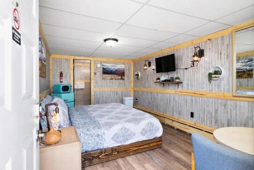 Leadville Apartment | 8 Private room in heart of Leadville dog friendly