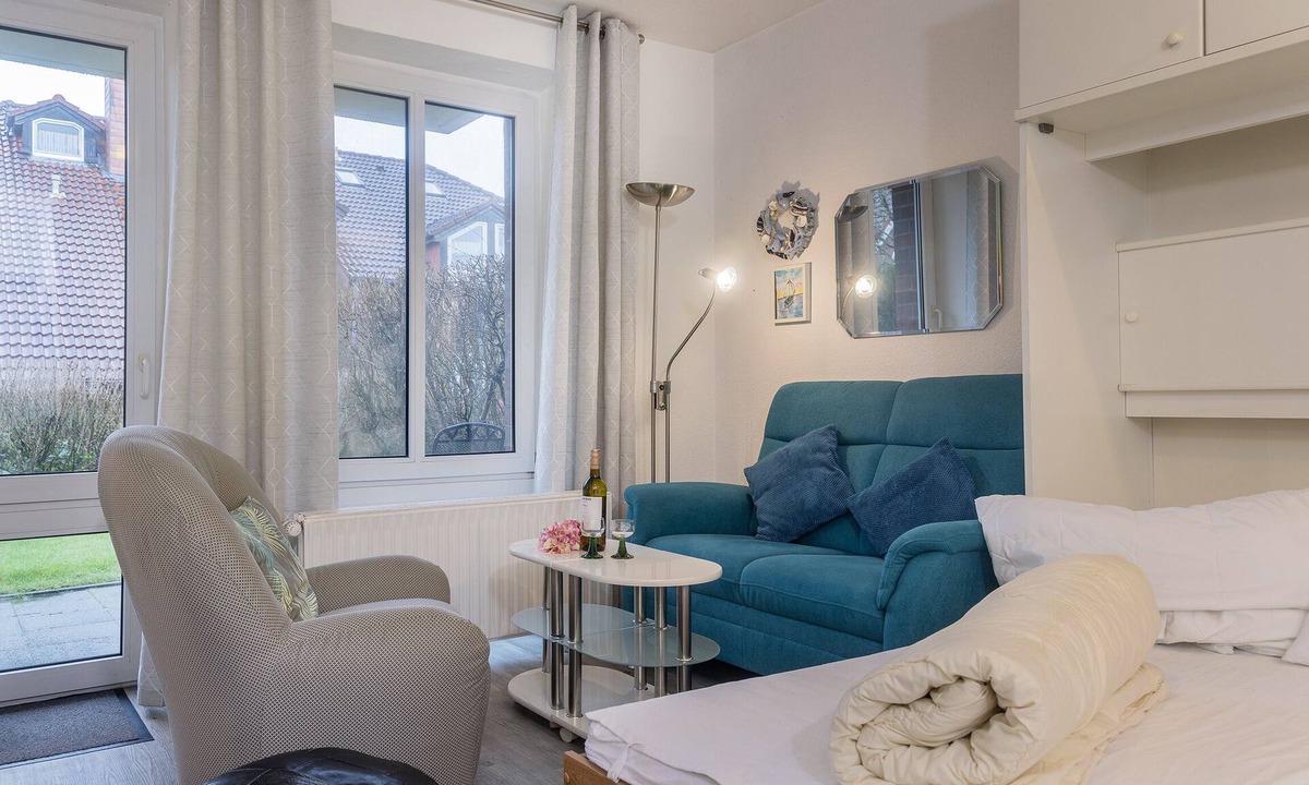 Harlesiel Apartment | A cozy berth close to the beach: The lovingly furnished vacation apartment offers a