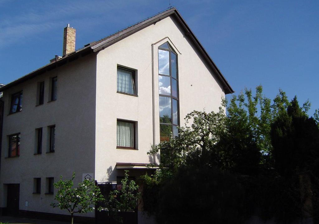 Kobylisy House | A.V.E. Pension Kliská