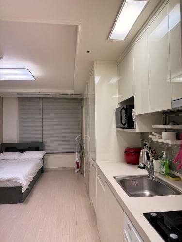 Seocho-dong Apartment | Adams Home Residence Gangnam Comfort Room