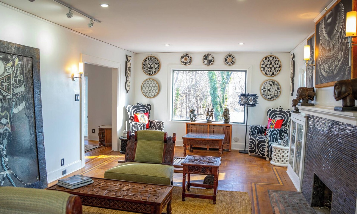 North Side House | African Oasis Luxury Inn at the Gallery in Fleetwood