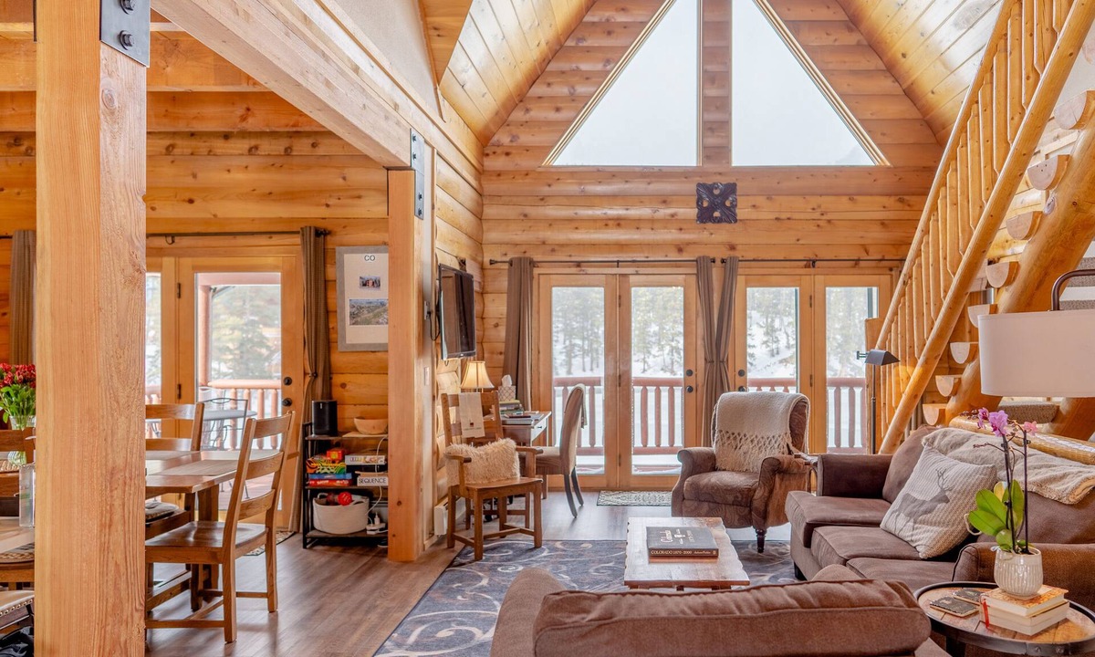 Saint Mary's Cabin | Alpine Lake Haus - A Peaceful Lakefront Cabin with Amazing Views! 🏔