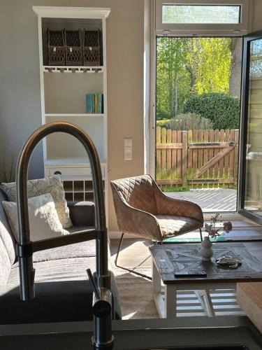 Vitzdorf Apartment | Alte Schule in Vitzdorf im Hamptons-Stil mit großer Terrasse und Strandkorb!