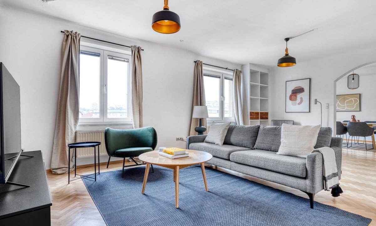 Favoriten Apartment | Amazing Favoriten 2BR, nr Metro U1, by Blueground