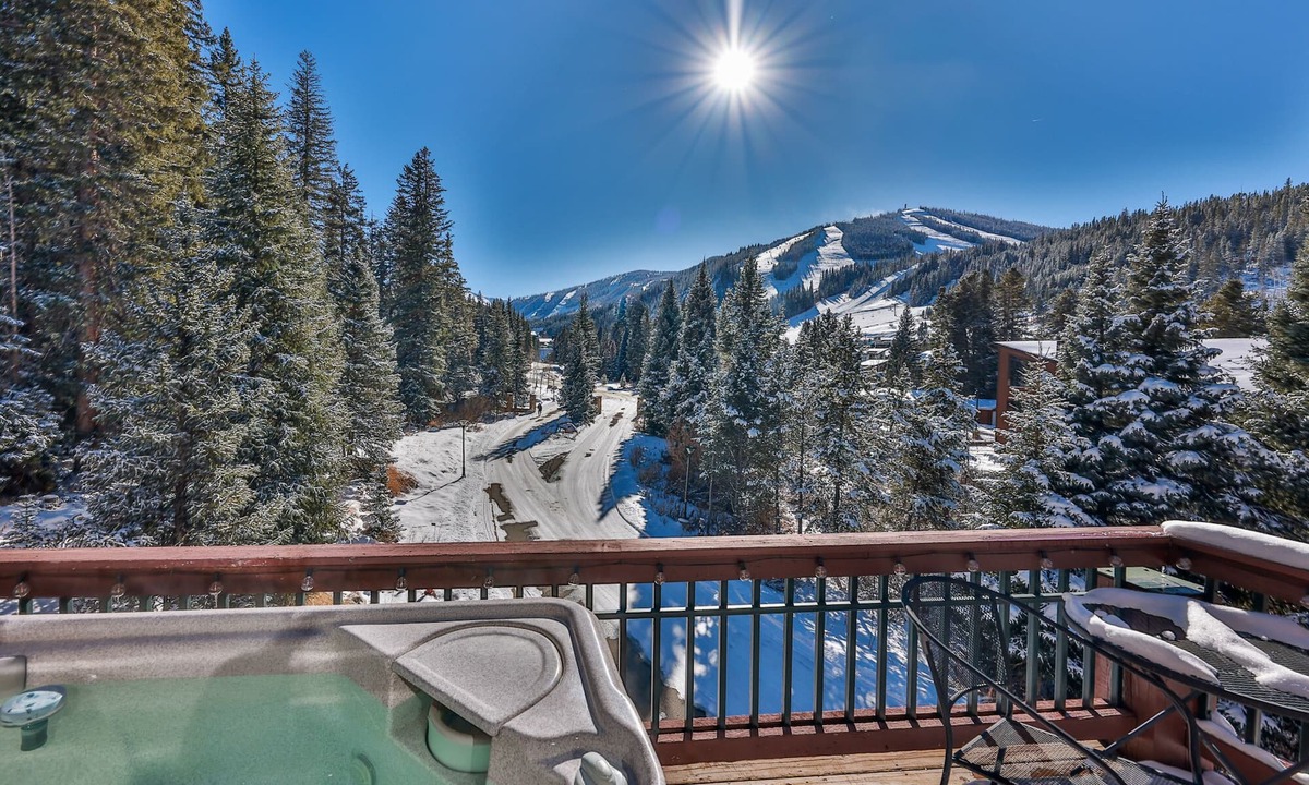 Old Town Condo | AMAZING VIEWS and PRIVATE Hot Tub! Walk to Winter Park Resort!