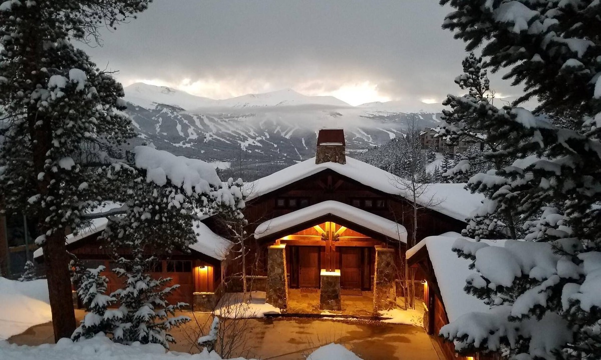 Woodmoor Cabin | Amazing views from this Breckenridge Mountain Lodge. Hot Tub, Fire Pit & Shuttle