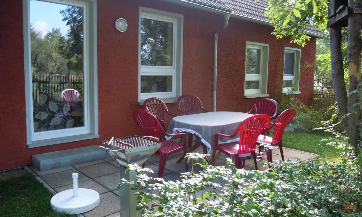 Kranichfeld Apartment | Apartment 2, 2 bedrooms with double bed, 2 extra beds (1 x bedroom, 1 x living area).