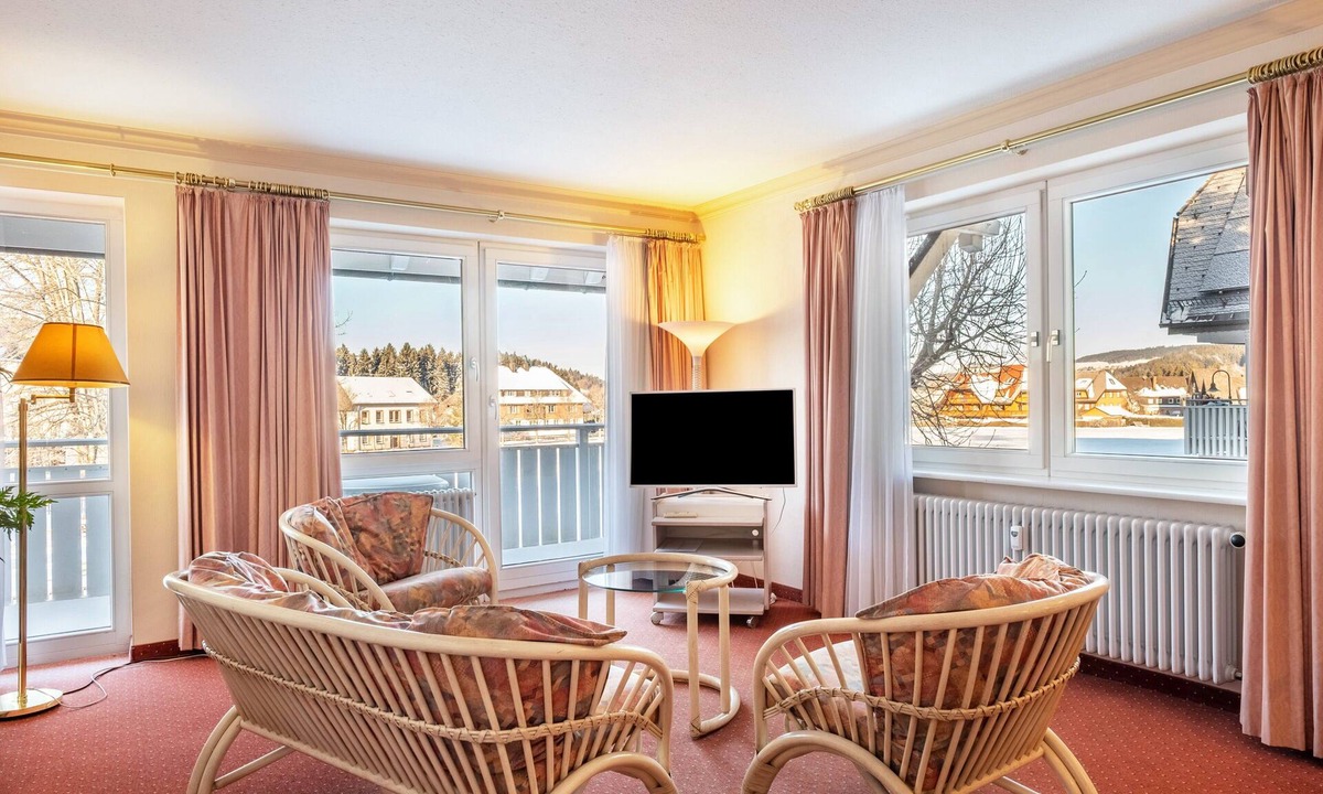 Hinterzarten Apartment | Apartment '4' with Balcony and Wi-Fi