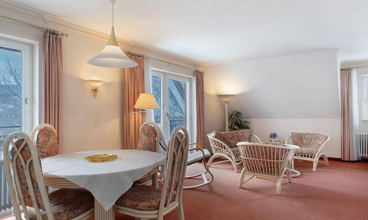Hinterzarten Apartment | Apartment '5' with Balcony and Wi-Fi