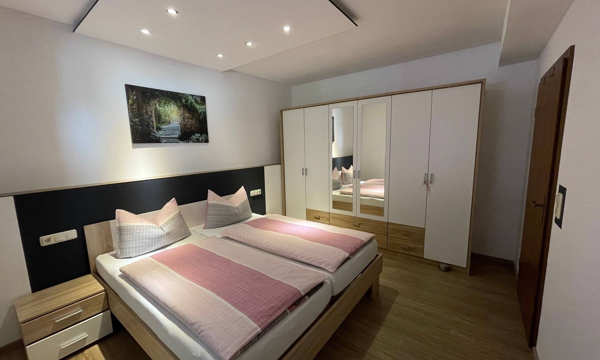 Hollfeld Apartment | Apartment 'M Keller' with Shared Terrace, Shared Garden and Wi-Fi