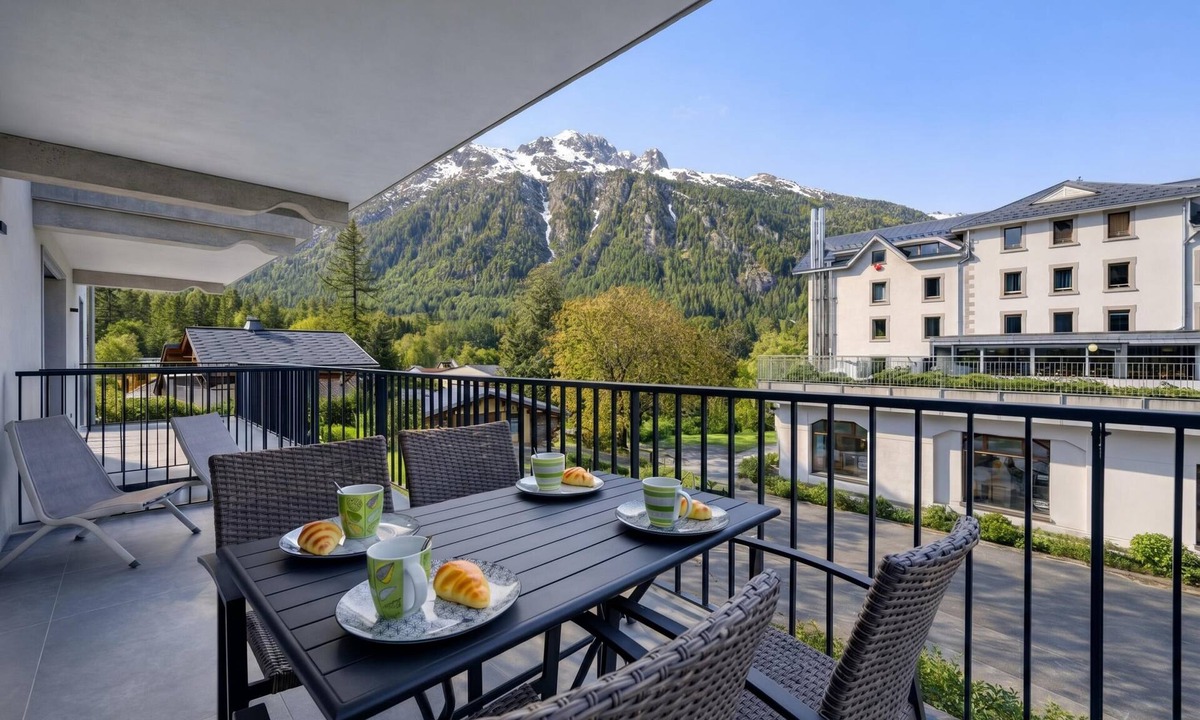 Argentiere Apartment | Argentière Center Stay | Balcony Parking, Argentière (Chamonix), France
