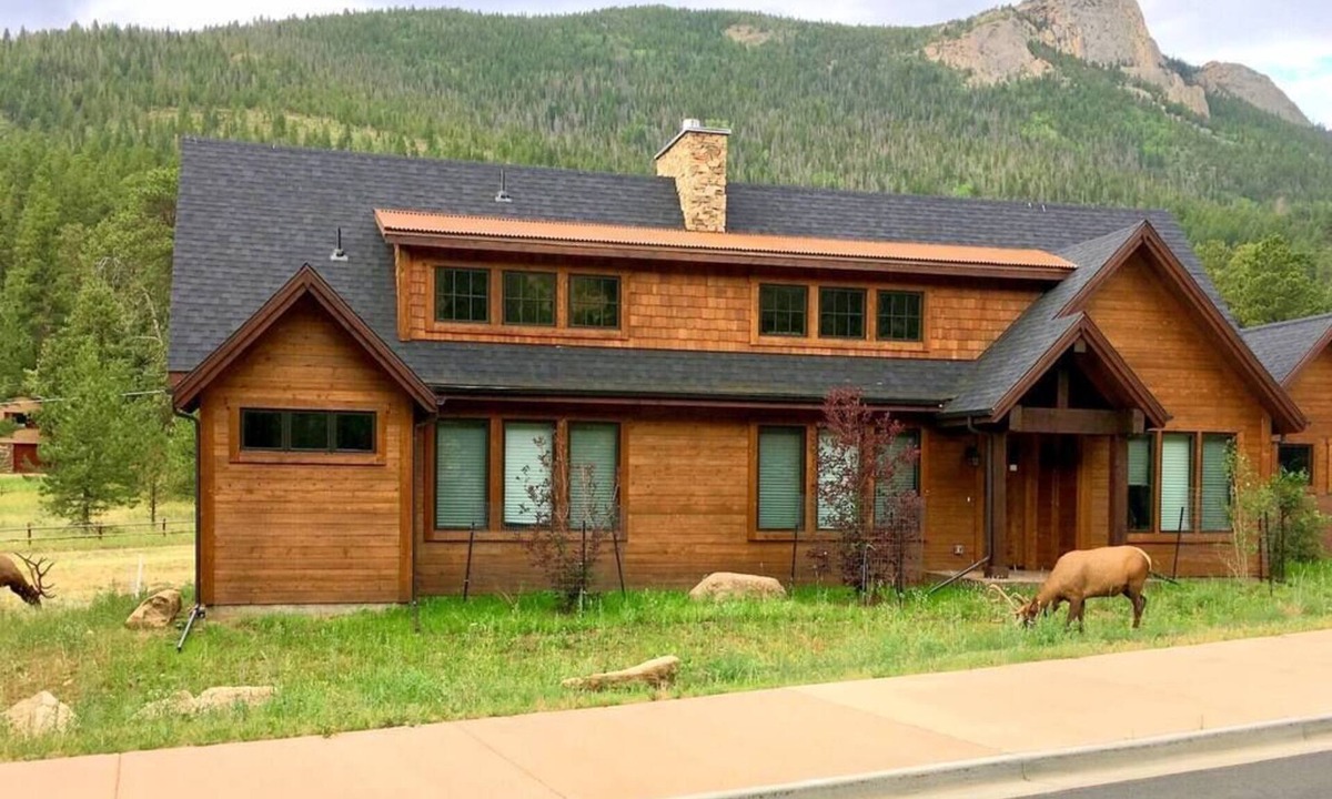 Estes Park House | Arrowhead West -Luxury 3BR w/A/C Mountain Retreat