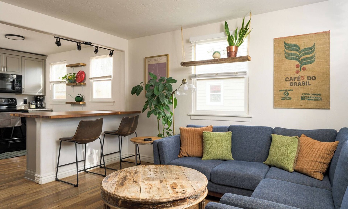 Arvada House | Arvada Sweet Retreat